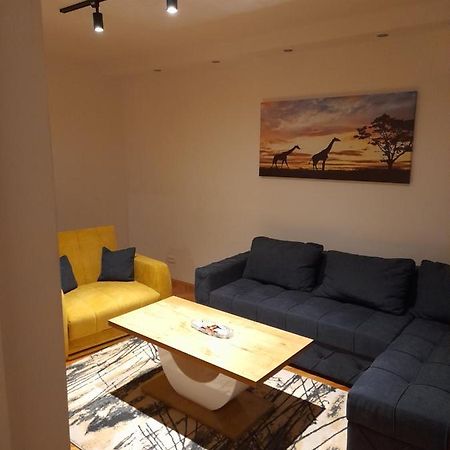 Holiday Apartaments 2 Ni Екстериор снимка
