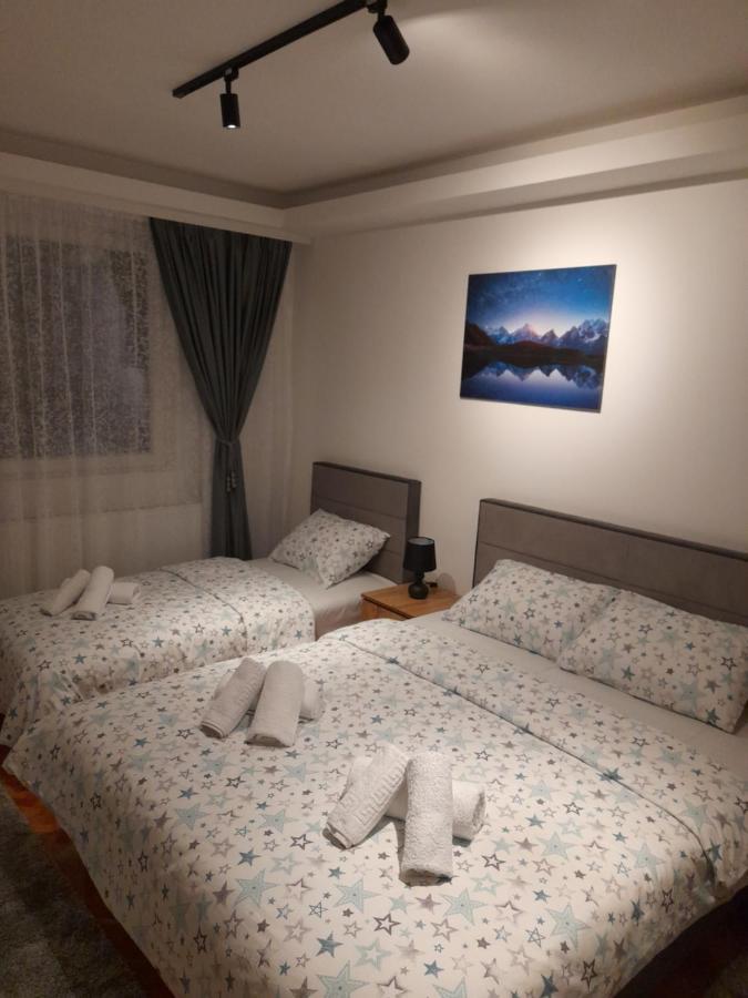 Holiday Apartaments 2 Ni Екстериор снимка