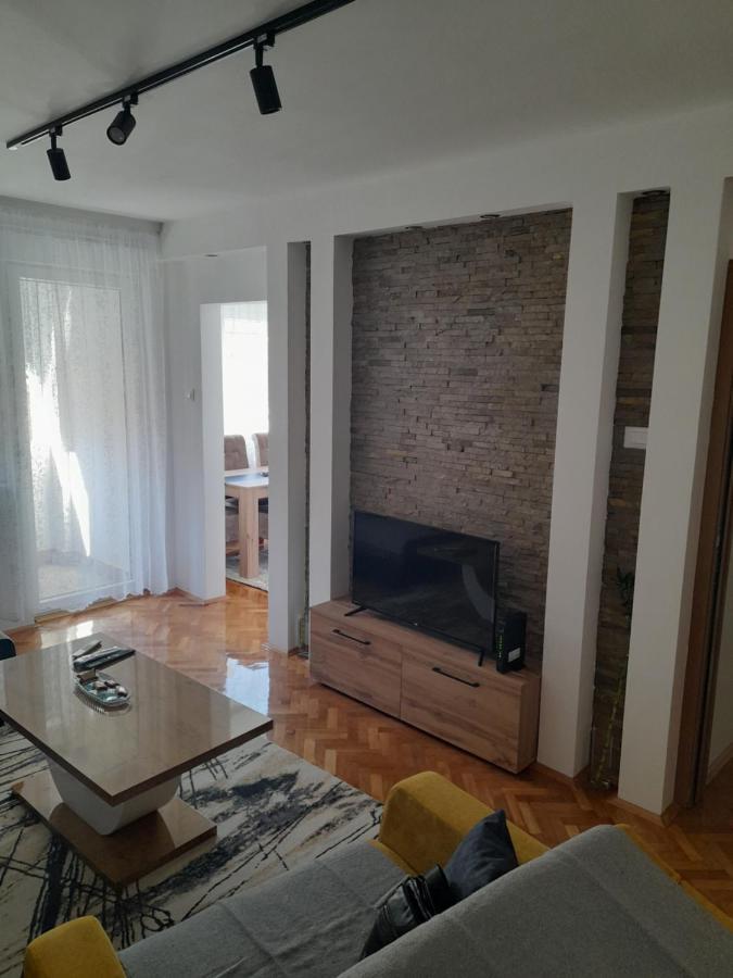 Holiday Apartaments 2 Ni Екстериор снимка