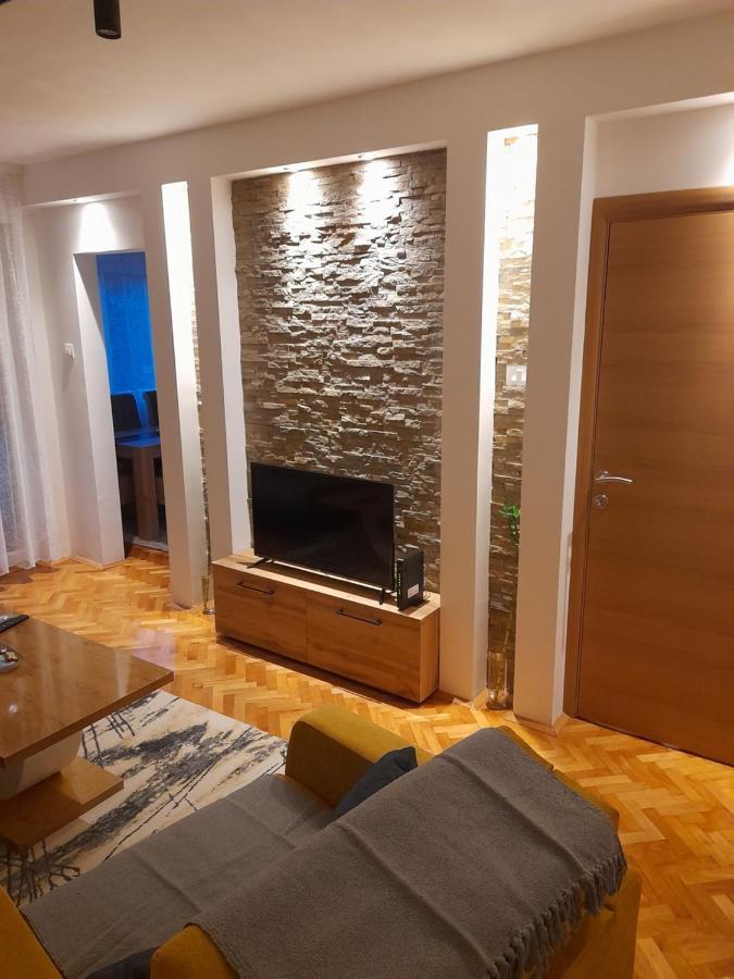 Holiday Apartaments 2 Ni Екстериор снимка