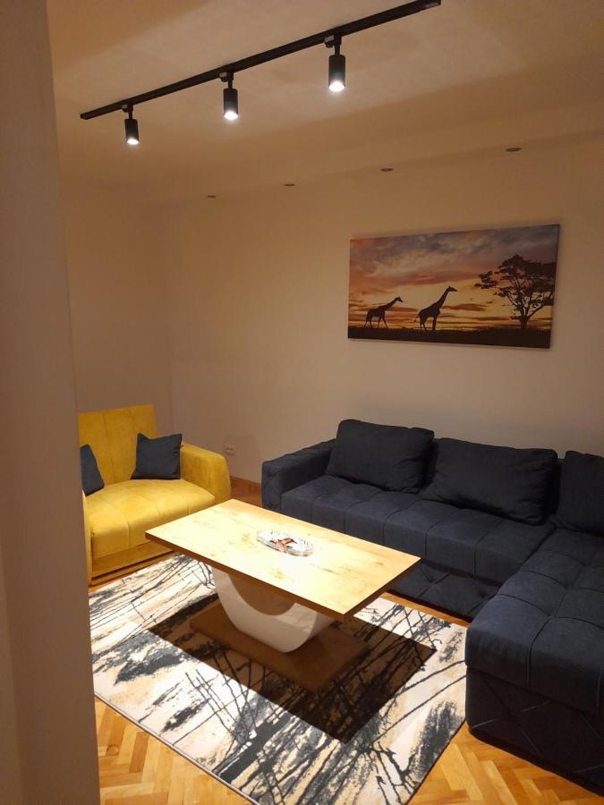 Holiday Apartaments 2 Ni Екстериор снимка