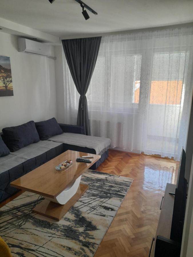 Holiday Apartaments 2 Ni Екстериор снимка