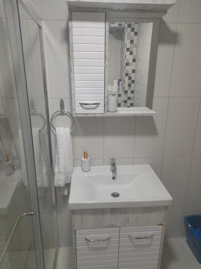 Holiday Apartaments 2 Ni Екстериор снимка