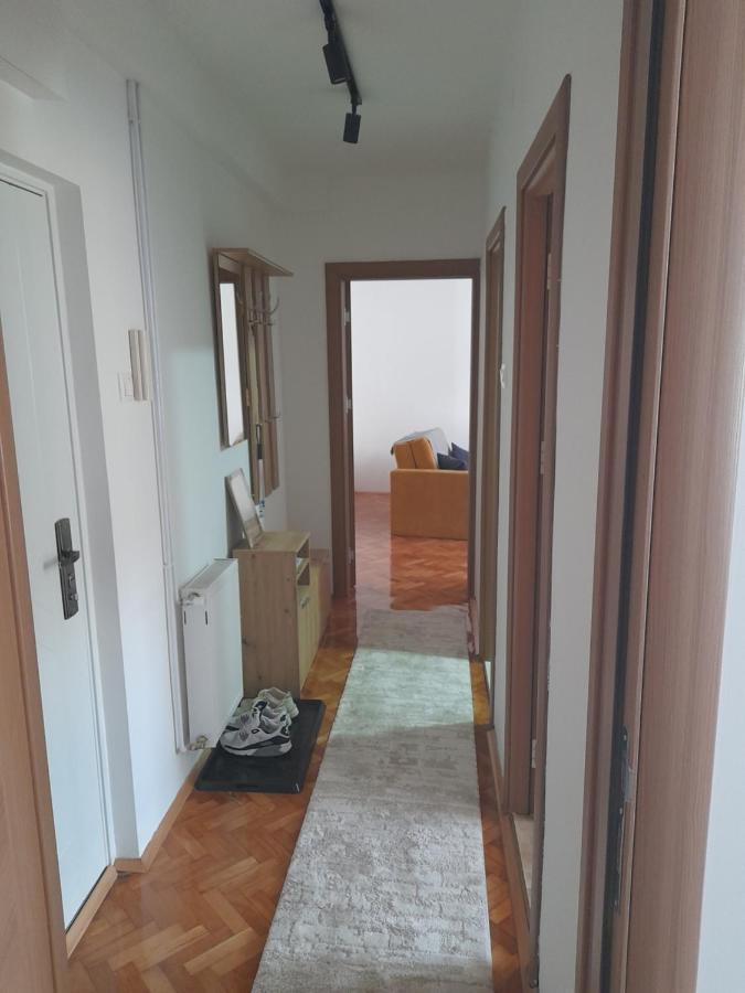 Holiday Apartaments 2 Ni Екстериор снимка