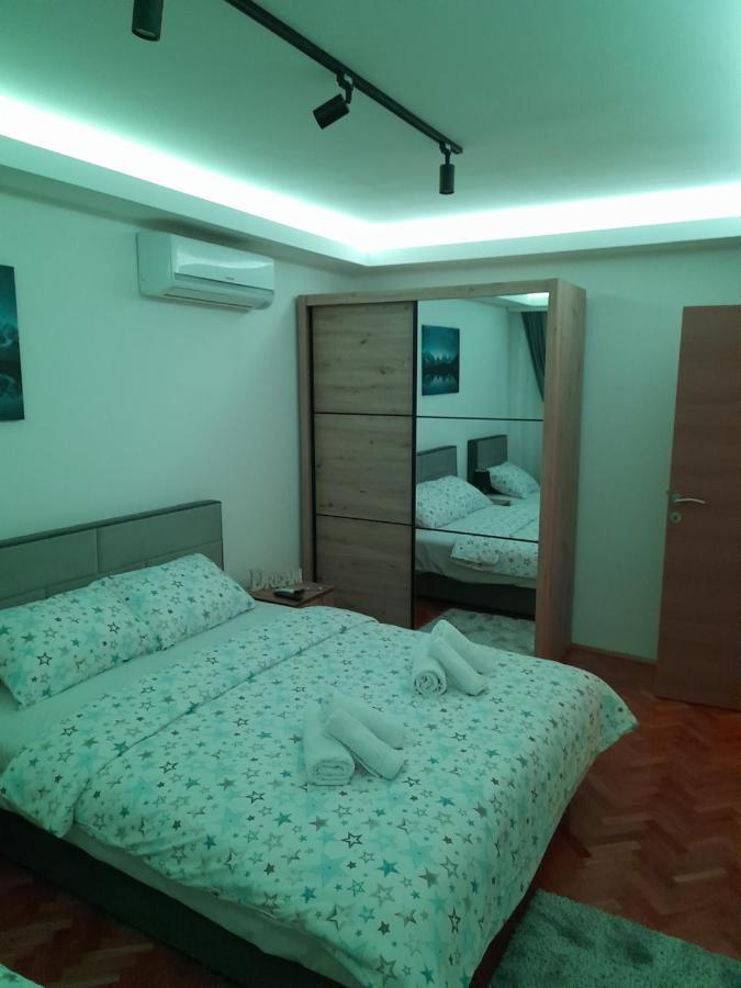 Holiday Apartaments 2 Ni Екстериор снимка