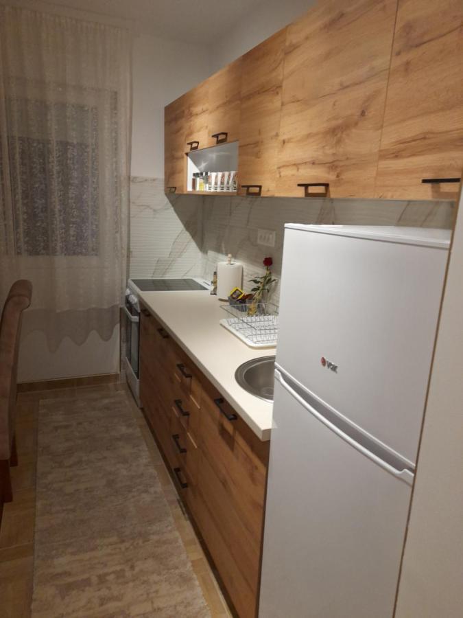 Holiday Apartaments 2 Ni Екстериор снимка
