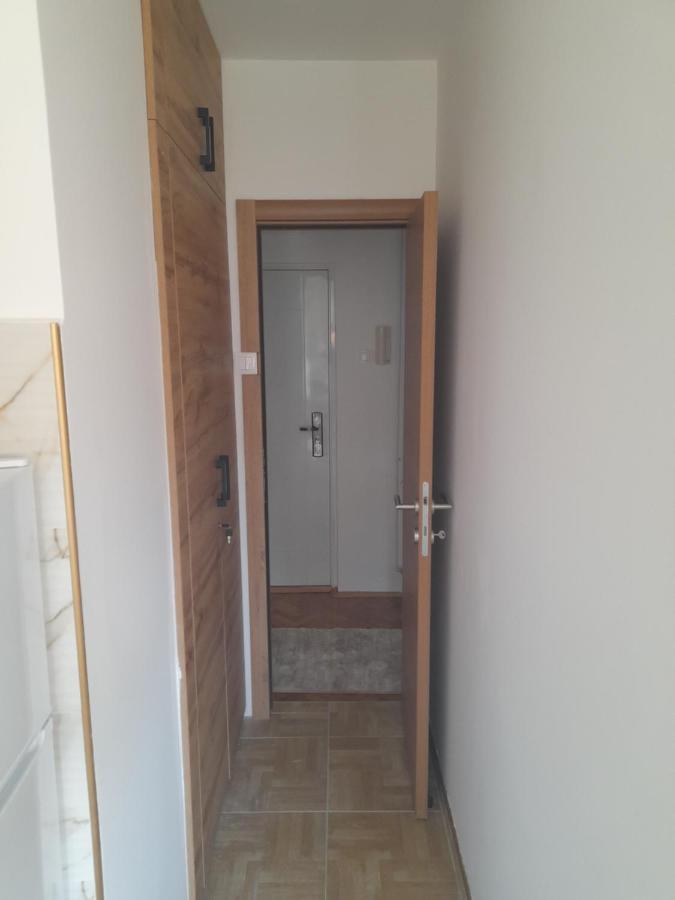 Holiday Apartaments 2 Ni Екстериор снимка