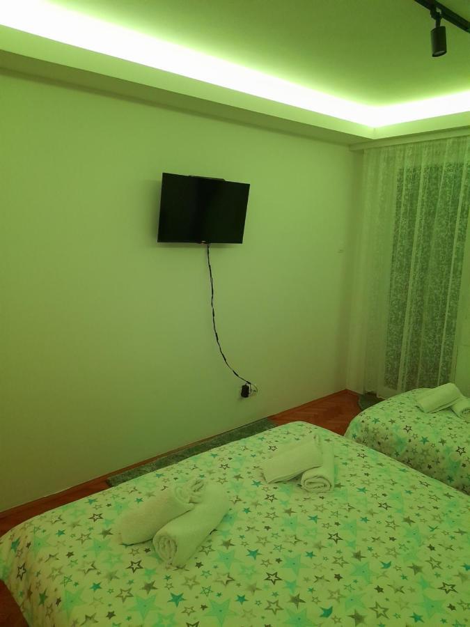 Holiday Apartaments 2 Ni Екстериор снимка