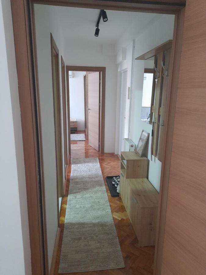 Holiday Apartaments 2 Ni Екстериор снимка