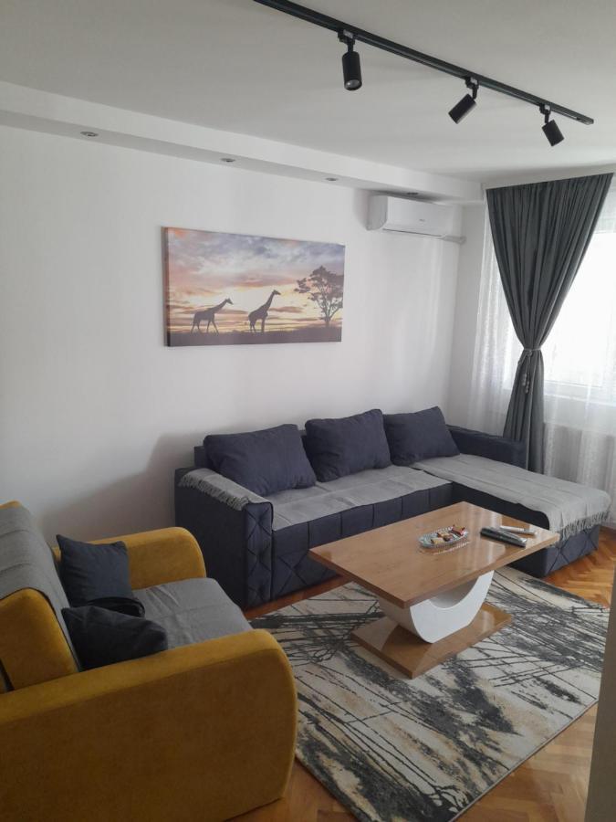 Holiday Apartaments 2 Ni Екстериор снимка
